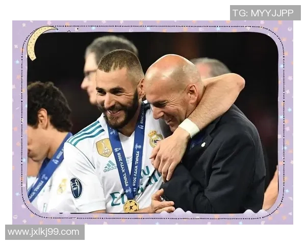 本泽马在足球历史上的传奇地位与影响力探讨